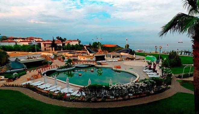 Kemer’in gözde turizm tesisi icradan satılık